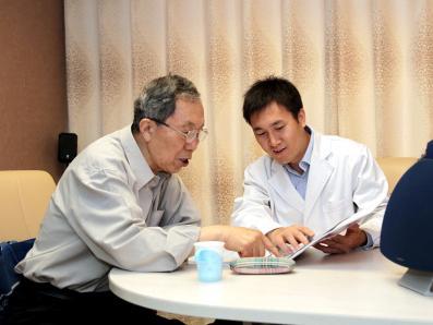 老人耳聋如何配助听器？ 5个步骤轻松搞定