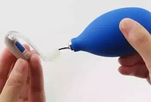 助听器用一段时间后感觉声音变轻，是怎么回事？